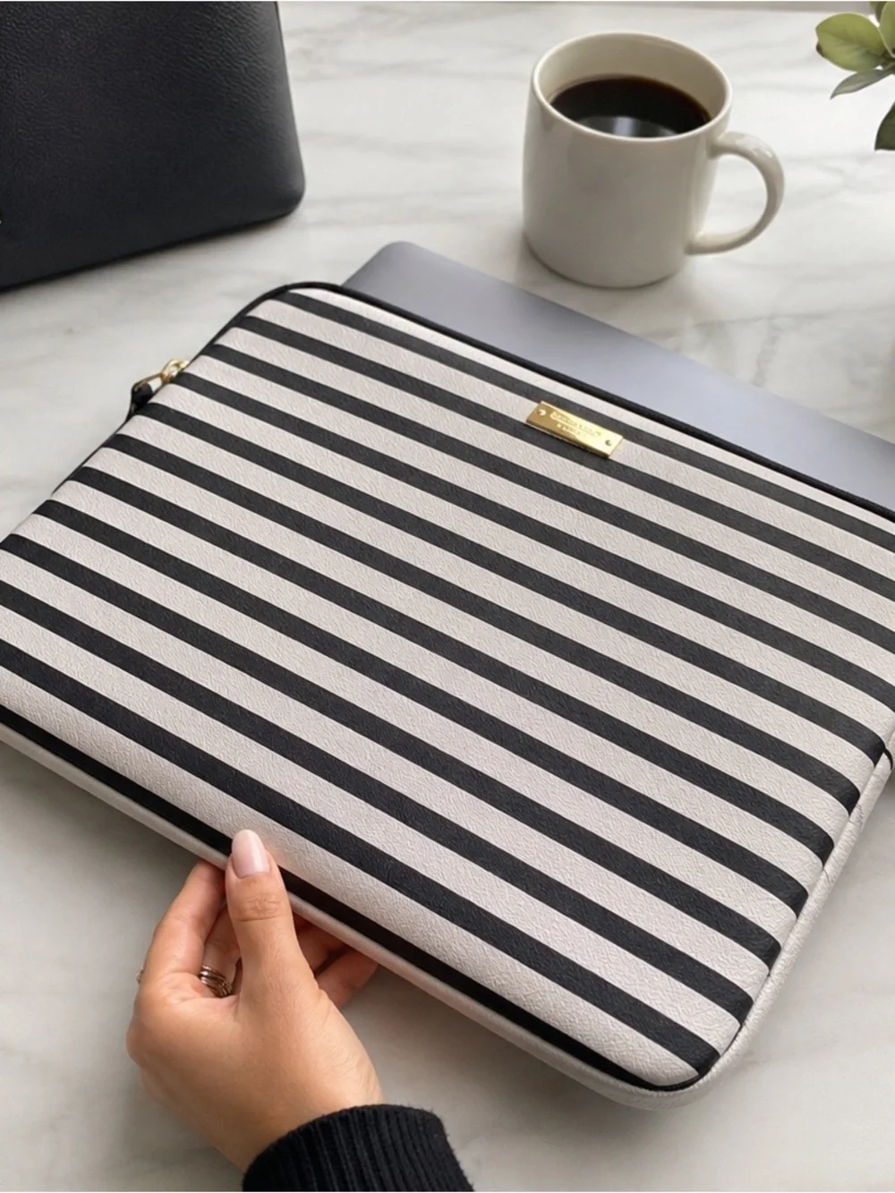 Kate Spade New York Black & White Striped Zipped Laptop Sleeve